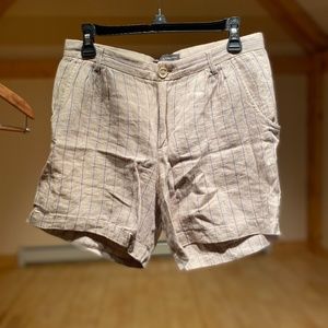 Linen shorts in cream with gray stripes